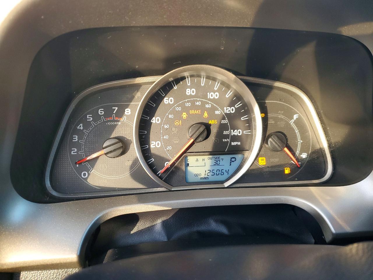 2014 TOYOTA RAV4 XLE photo 9
