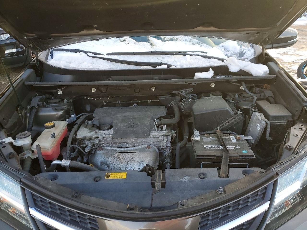 2014 TOYOTA RAV4 XLE photo 12