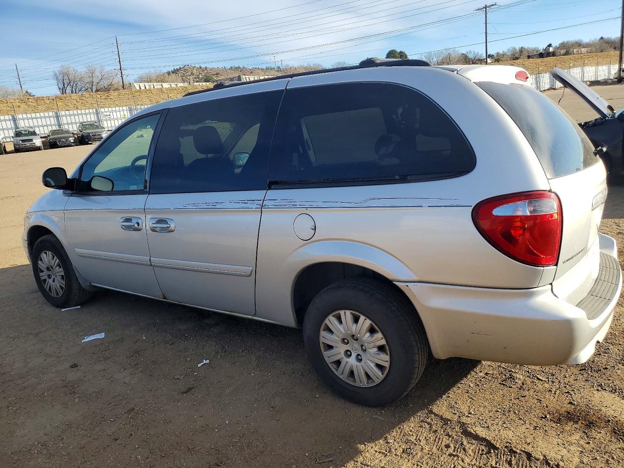 2007 CHRYSLER TOWN & COUNTRY LX photo 4