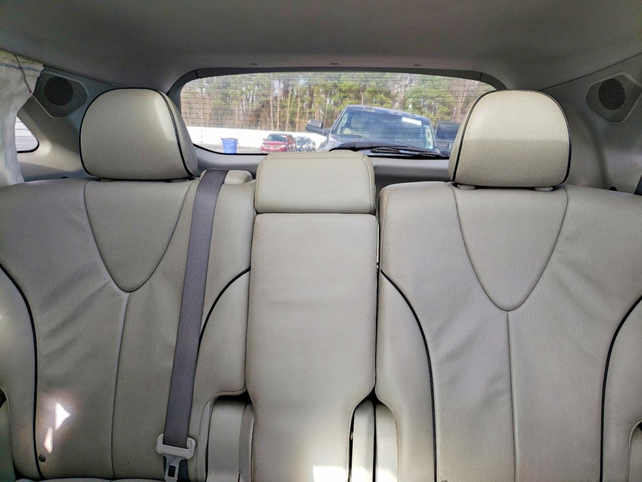 2010 TOYOTA VENZA photo 19