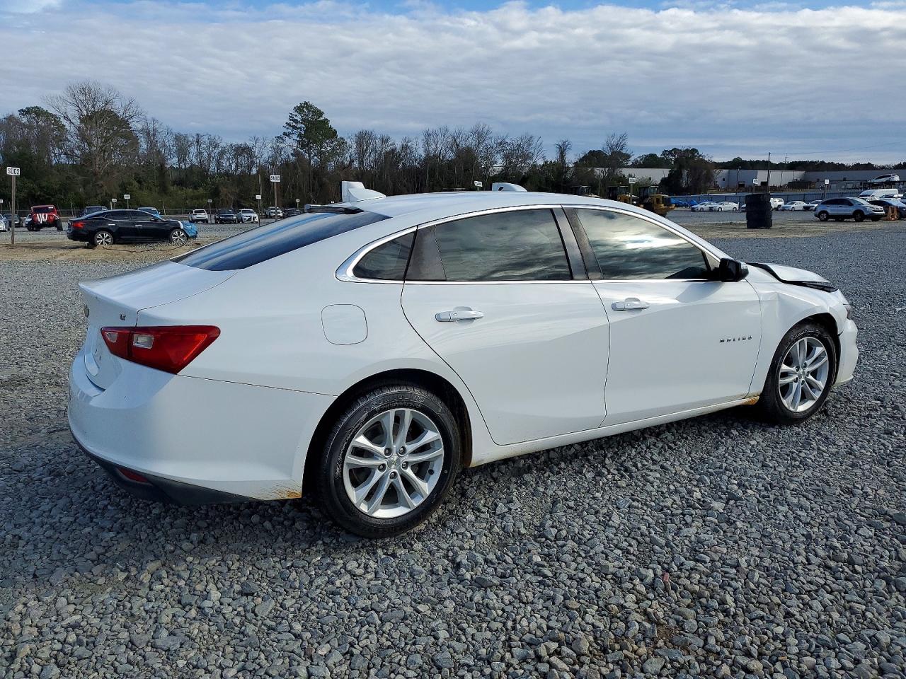 2018 CHEVROLET MALIBU LT photo 5