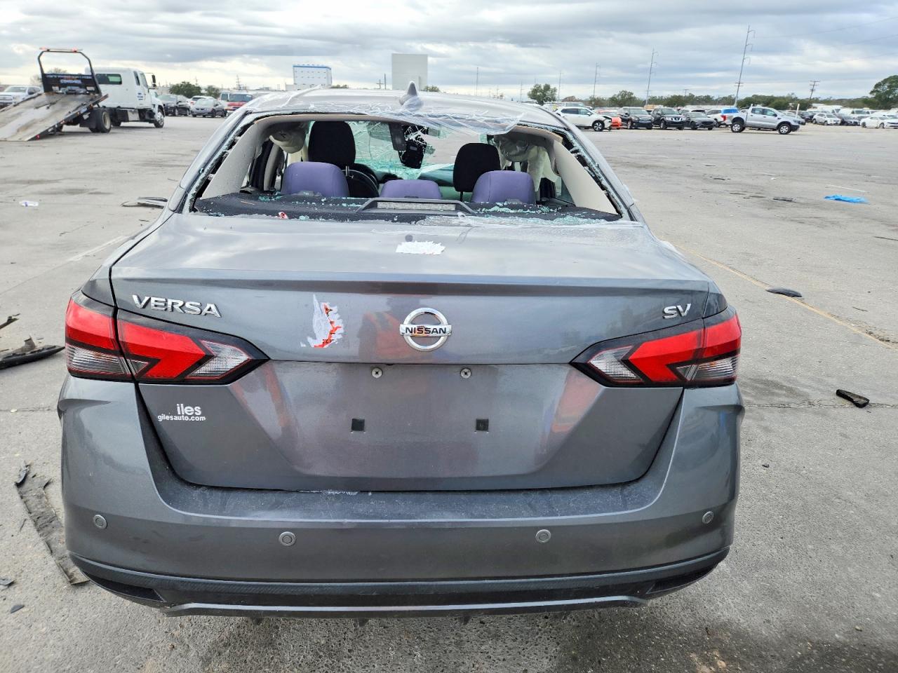 2020 NISSAN VERSA SV photo 6