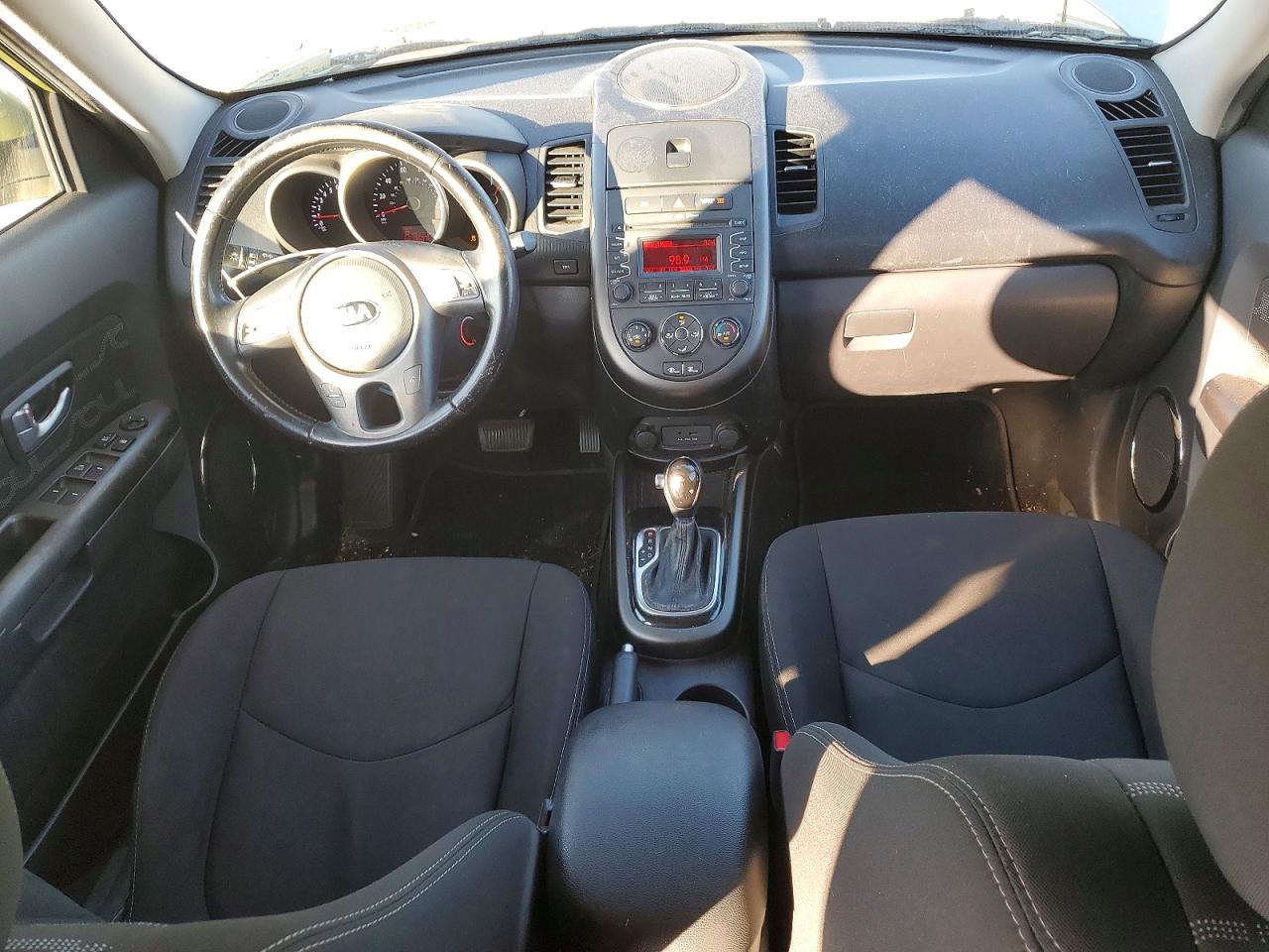 2013 KIA SOUL + photo 15
