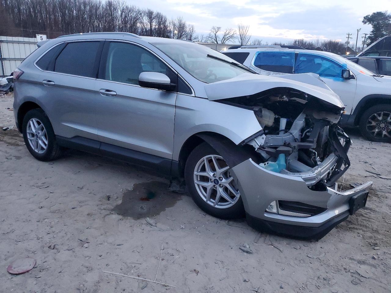 2021 FORD EDGE SEL photo 4