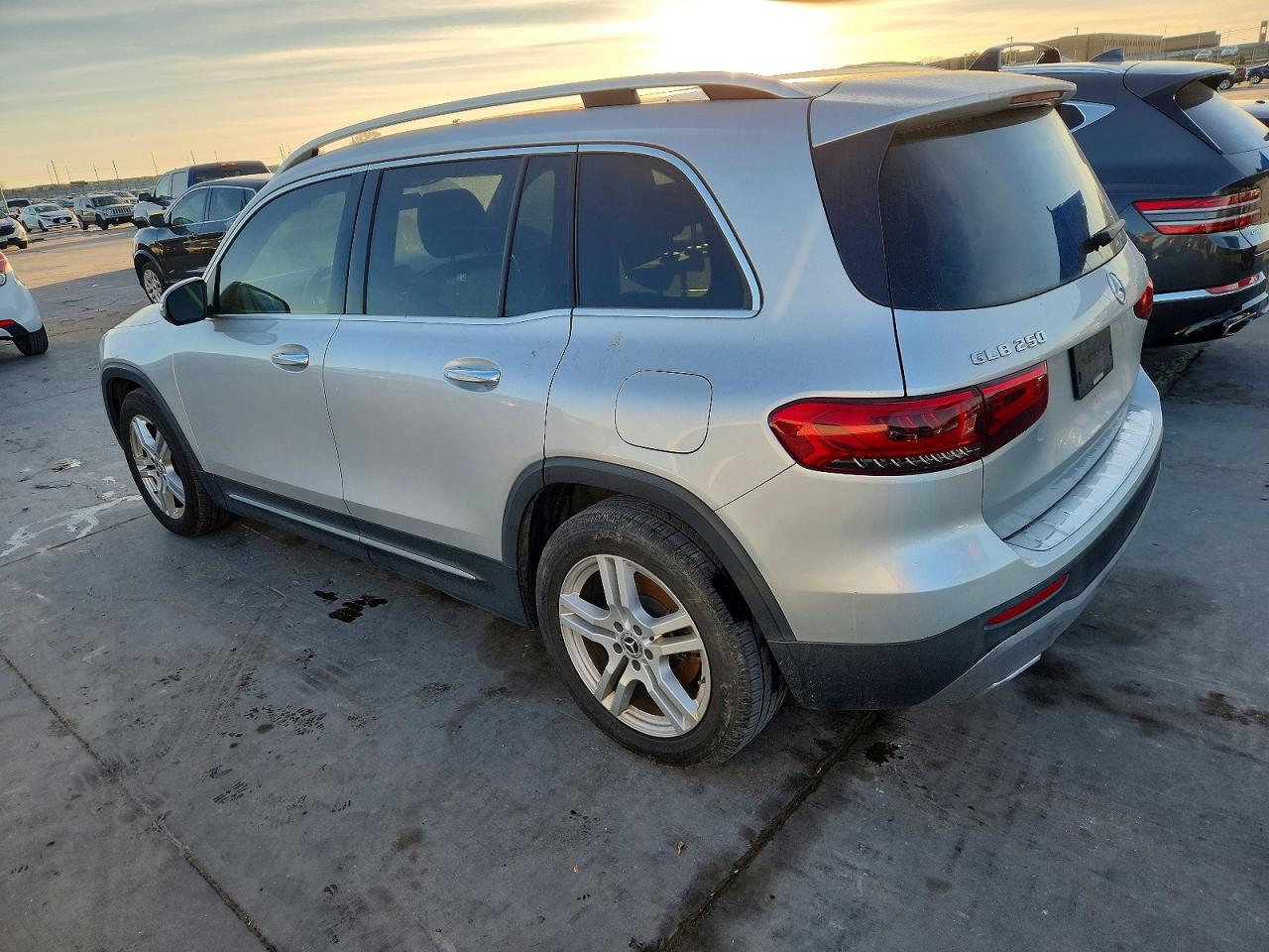 2020 MERCEDES-BENZ GLB 250 4MATIC photo 3