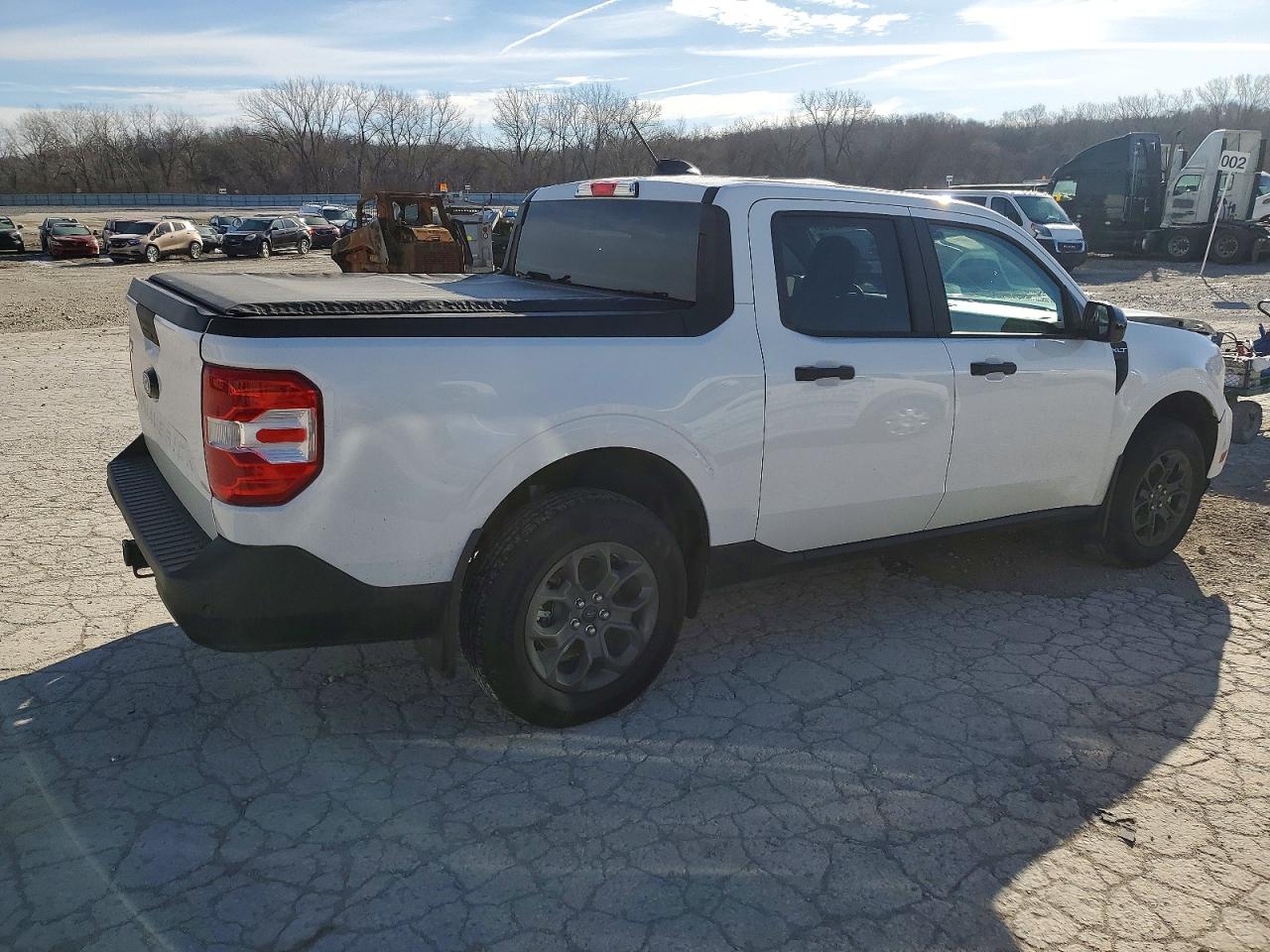 2025 FORD MAVERICK XLT photo 3