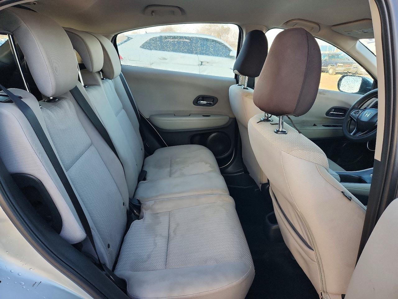 2016 HONDA HR-V LX photo 10