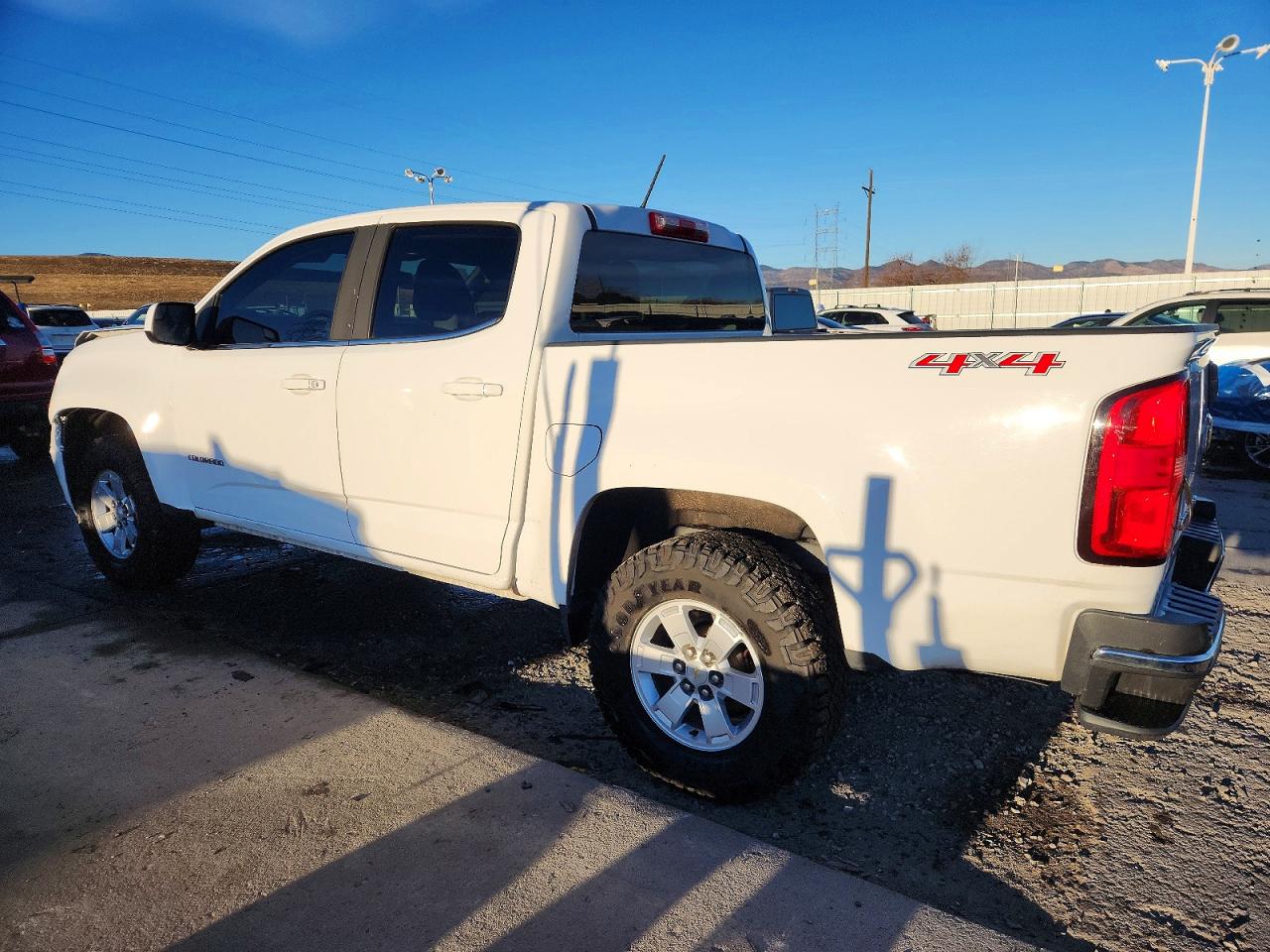 2018 CHEVROLET COLORADO photo 2