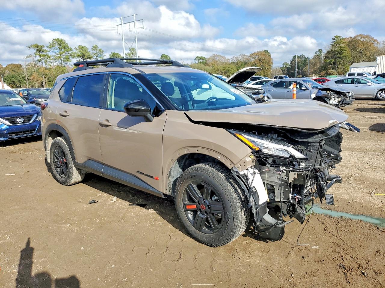 2025 NISSAN ROGUE photo 4