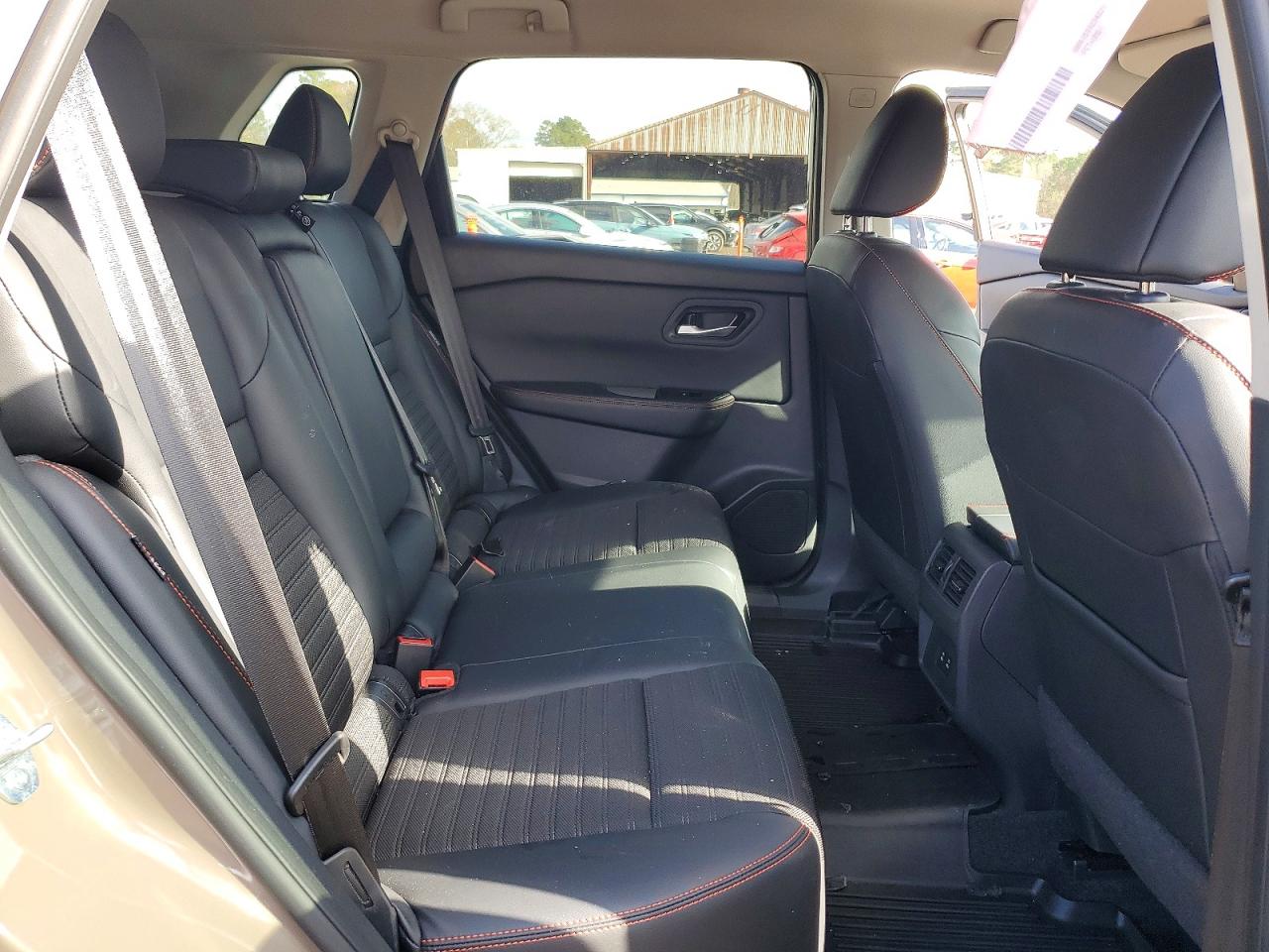 2025 NISSAN ROGUE photo 11