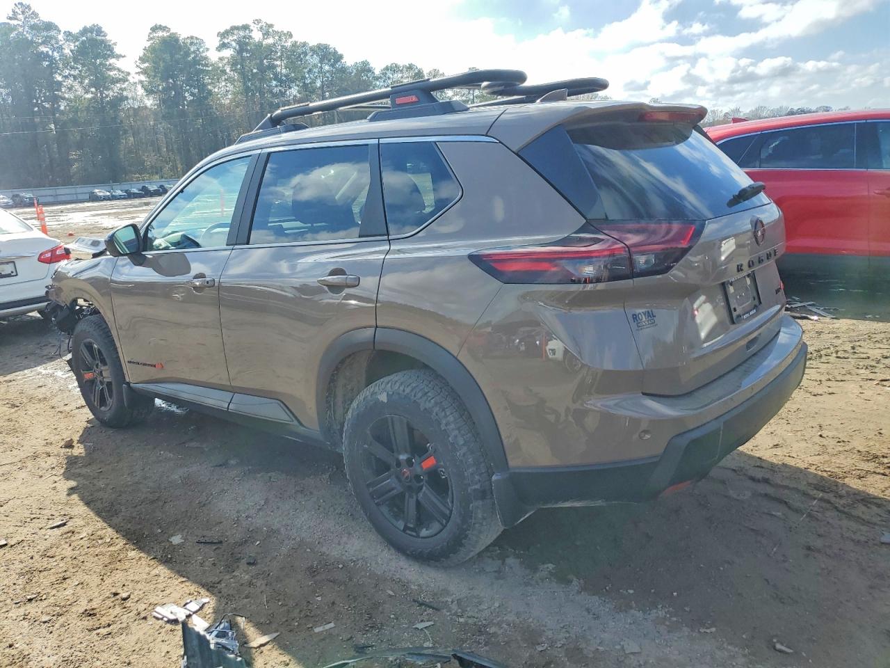 2025 NISSAN ROGUE photo 2