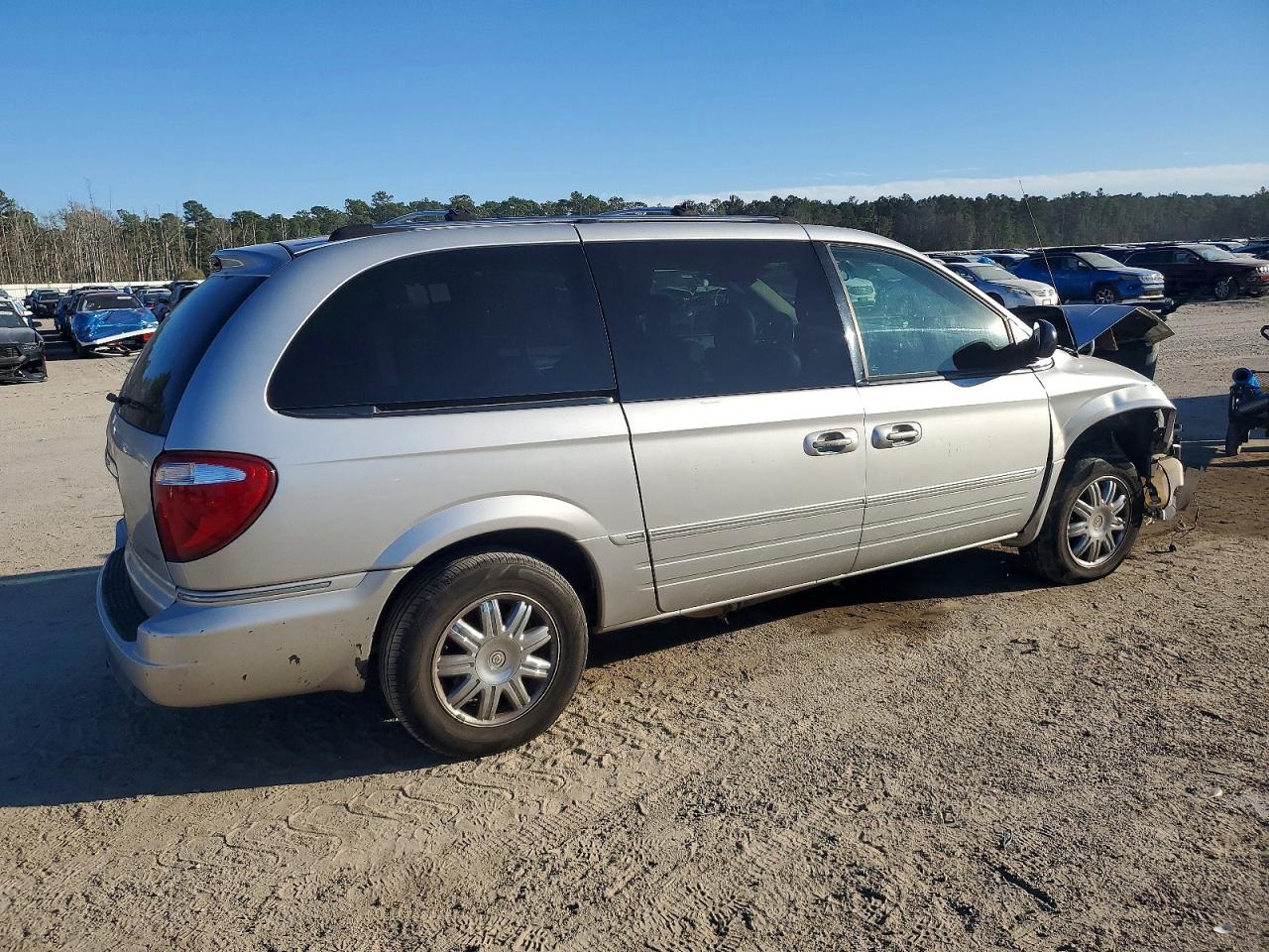2006 CHRYSLER TOWN & COUNTRY LIMITED photo 3