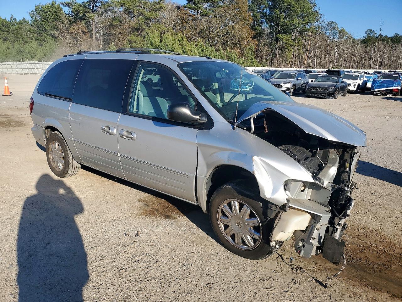 2006 CHRYSLER TOWN & COUNTRY LIMITED photo 4