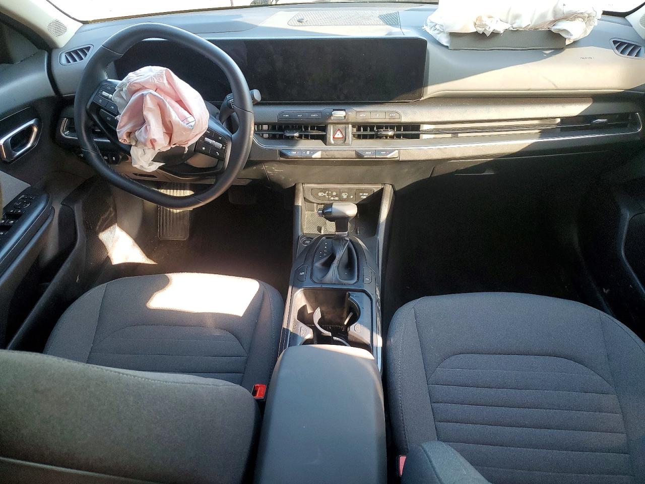 2025 KIA K4 EX photo 22