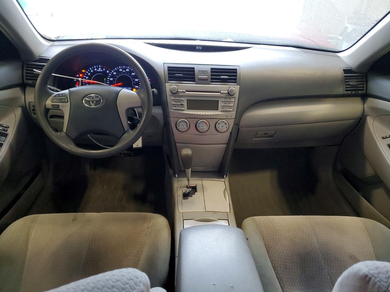 2011 TOYOTA CAMRY BASE photo 8