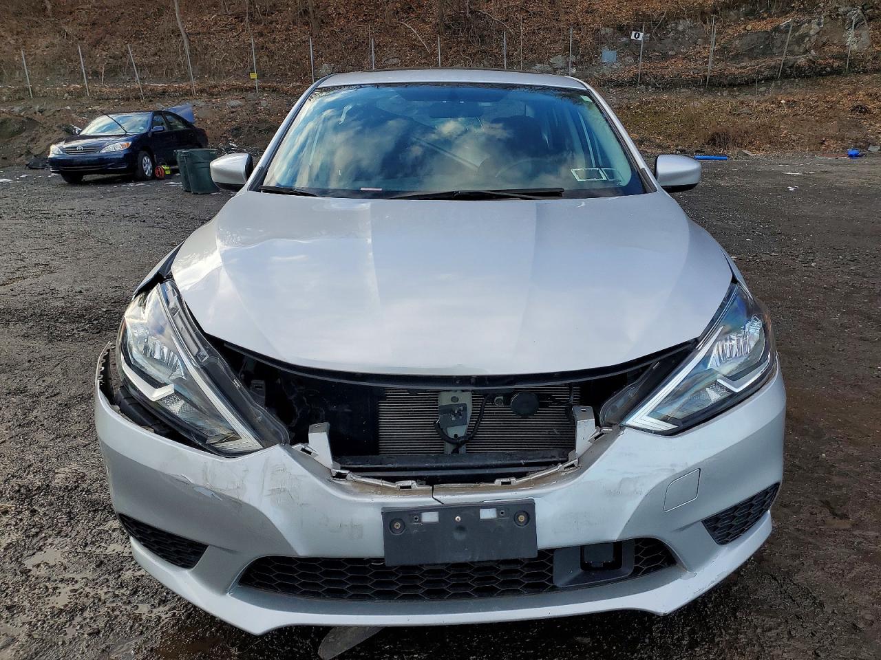 2019 NISSAN SENTRA photo 9