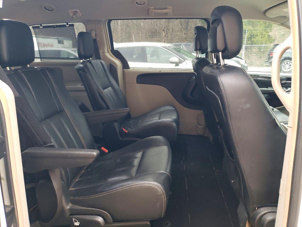 2015 CHRYSLER TOWN & COUNTRY TOURING photo 31