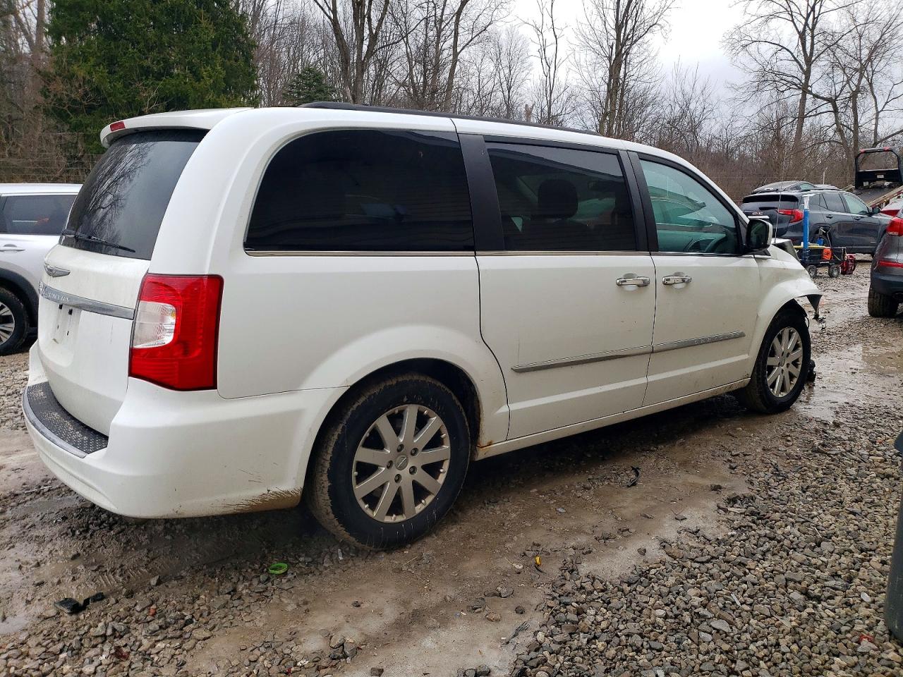 2015 CHRYSLER TOWN & COUNTRY TOURING photo 7