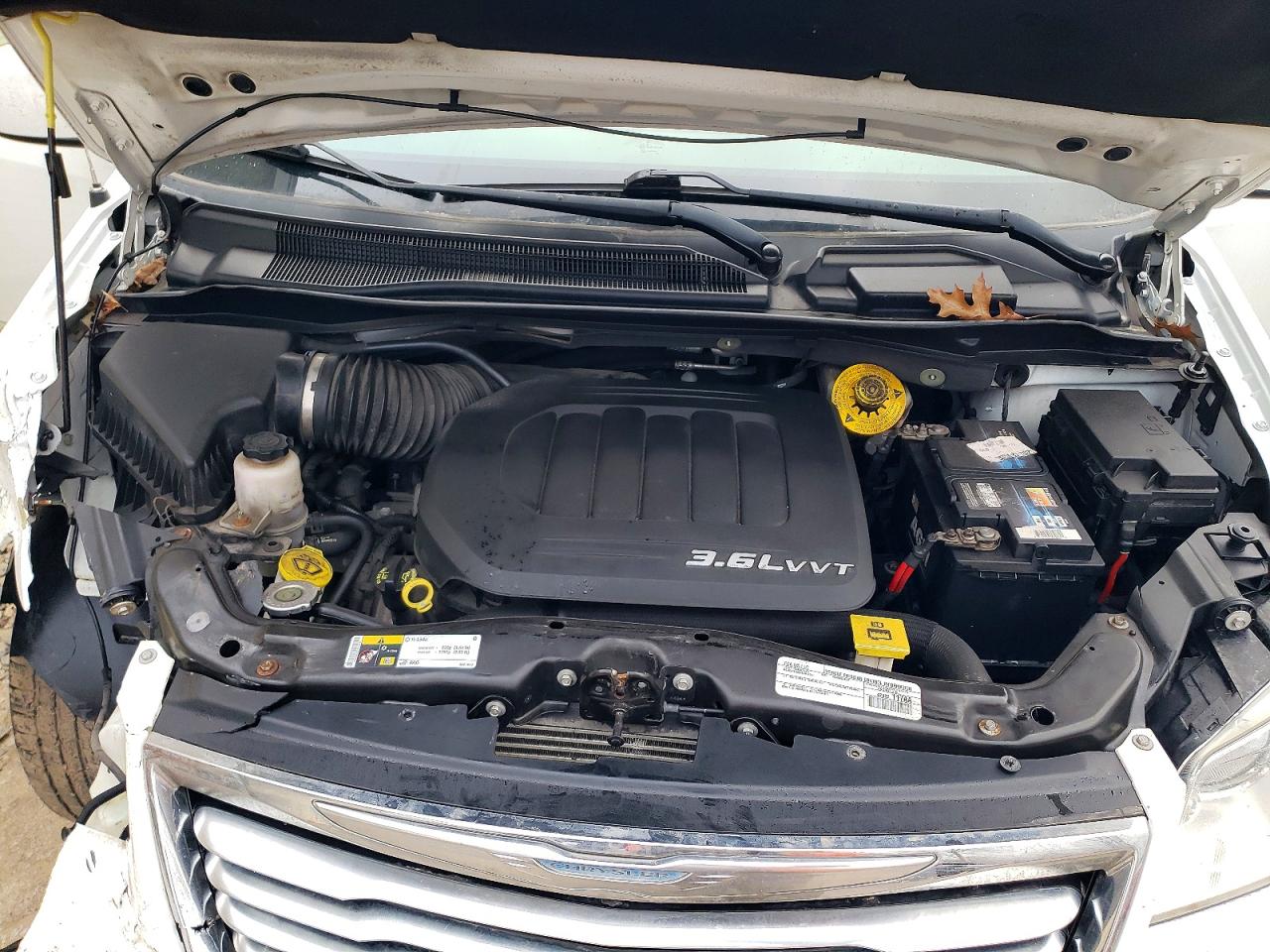 2015 CHRYSLER TOWN & COUNTRY TOURING photo 34