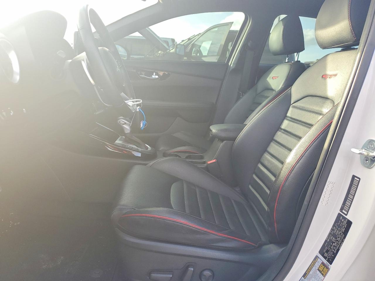 2023 KIA FORTE GT photo 7