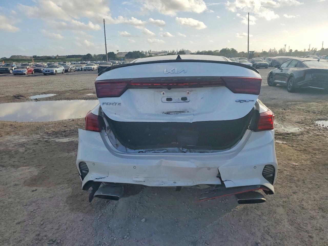 2023 KIA FORTE GT photo 6