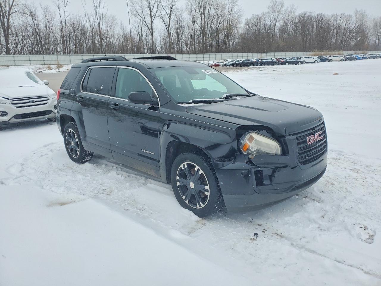 2017 GMC TERRAIN SLE photo 4