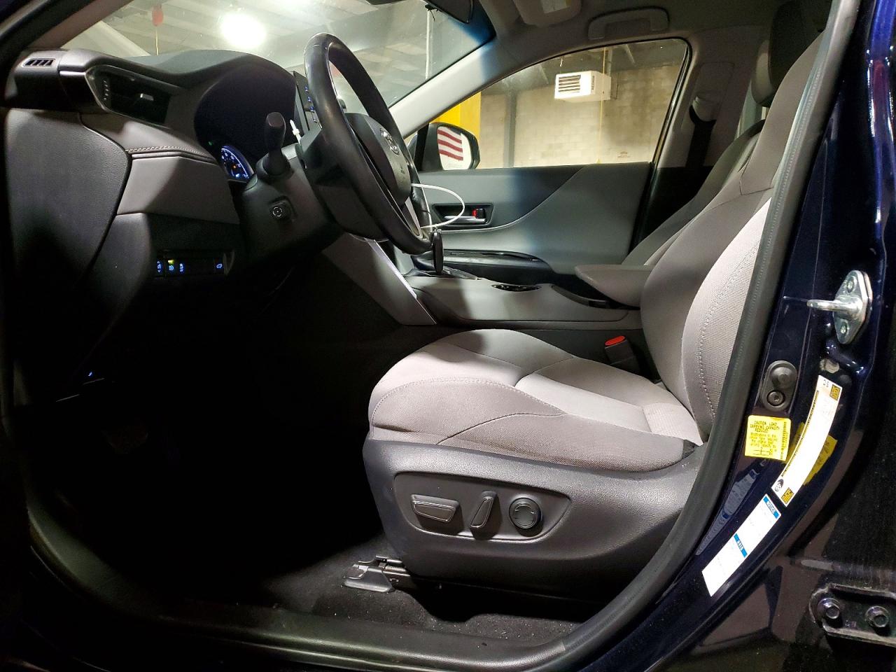 2021 TOYOTA VENZA photo 7