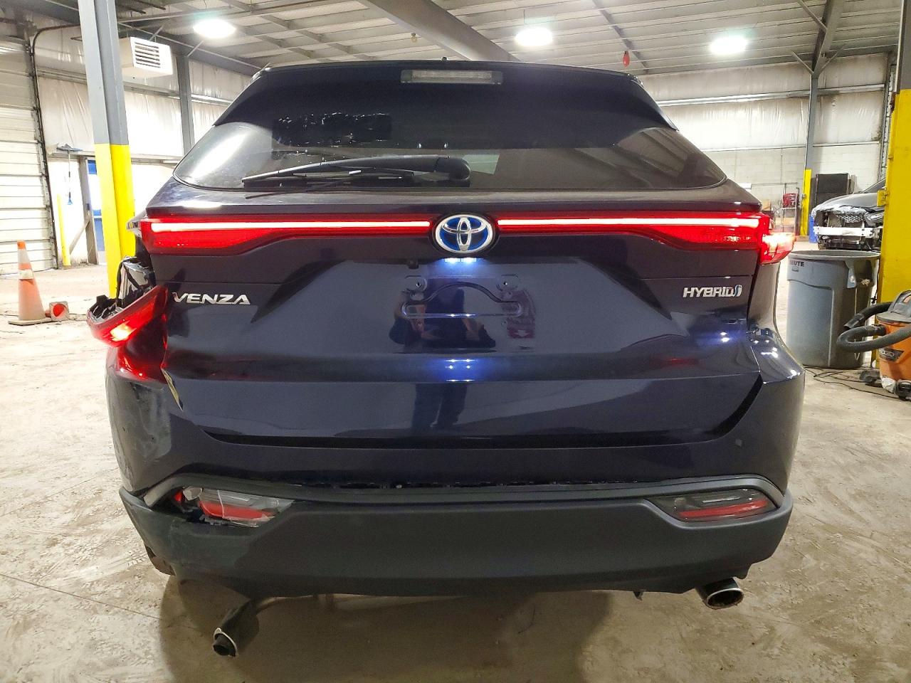 2021 TOYOTA VENZA photo 6