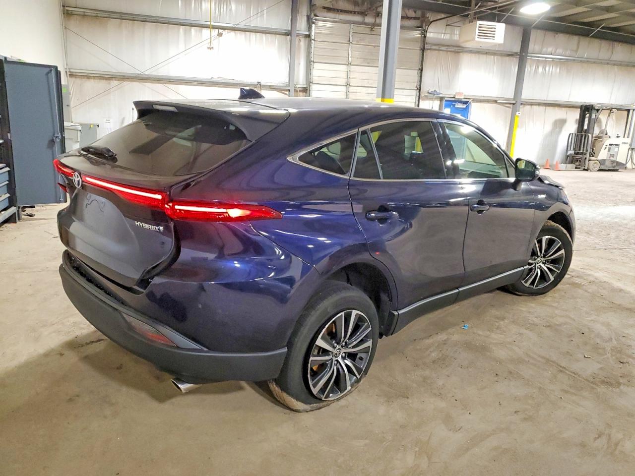 2021 TOYOTA VENZA photo 3