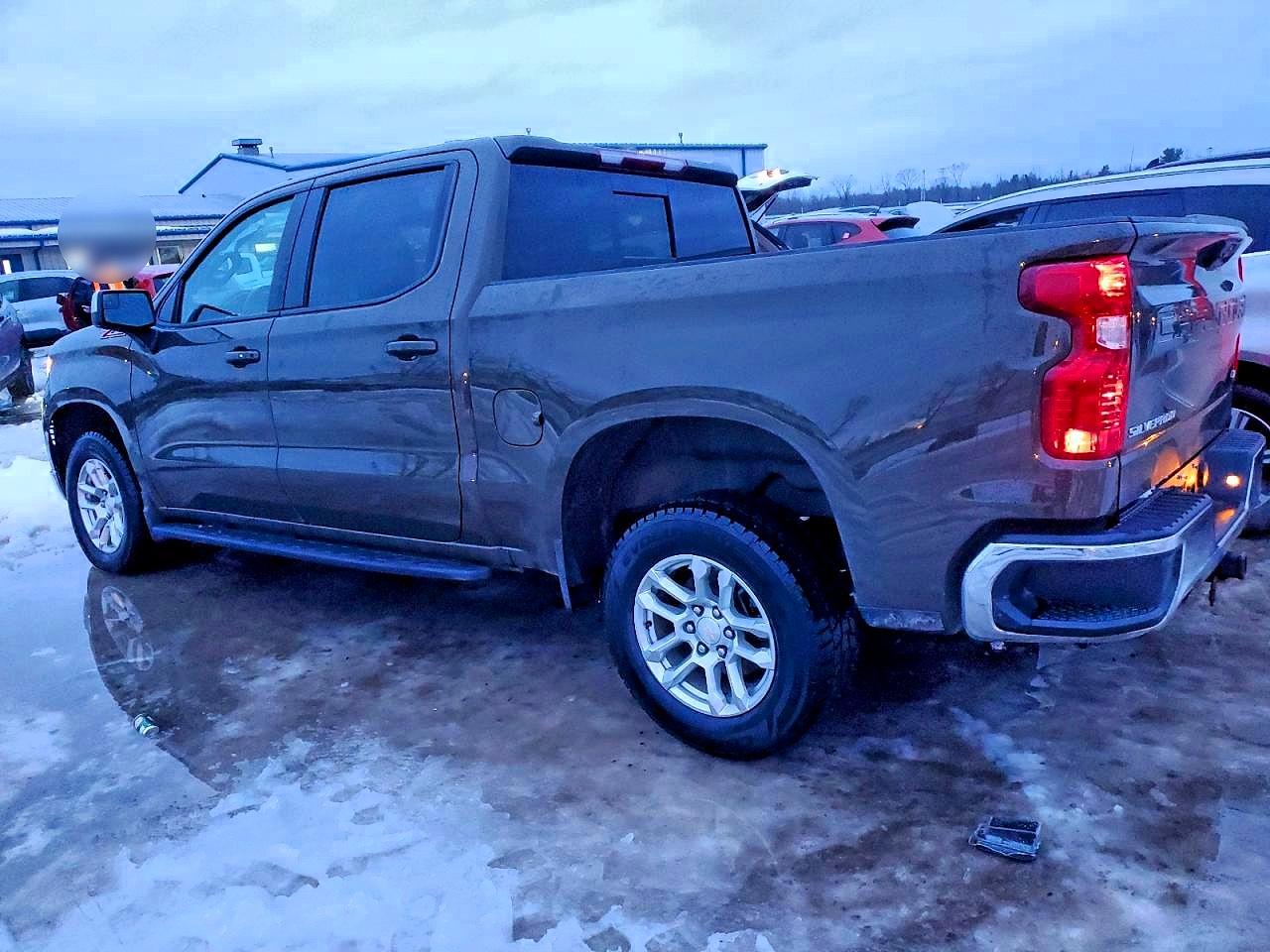 2024 CHEVROLET SILVERADO K1500 LT photo 2