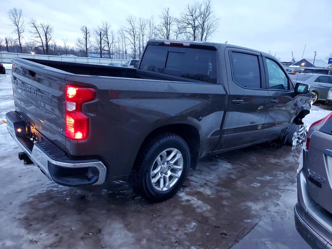 2024 CHEVROLET SILVERADO K1500 LT photo 3