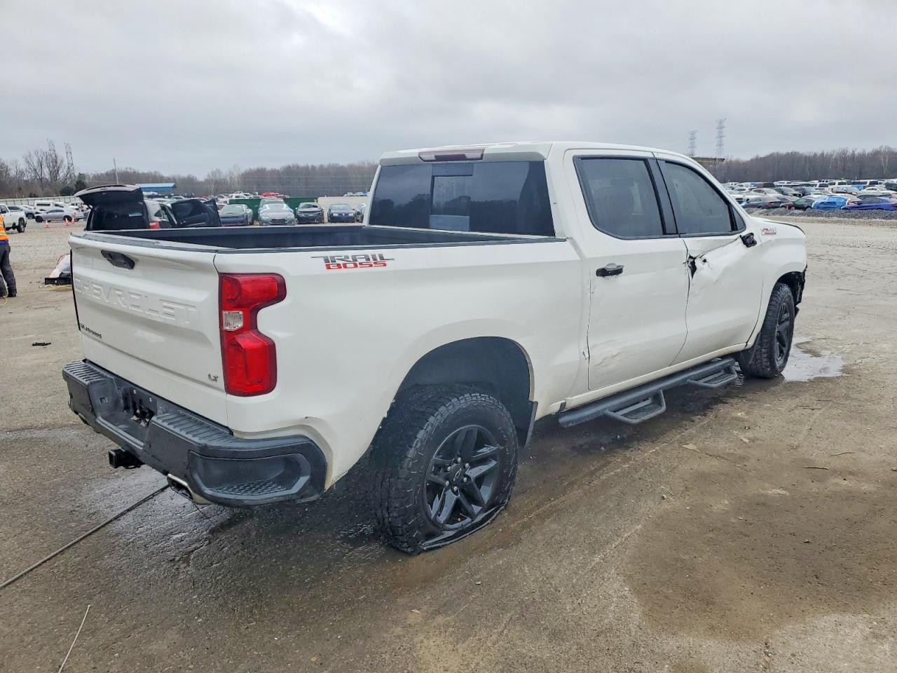 2019 CHEVROLET SILVERADO K1500 LT TRAIL BOSS photo 3