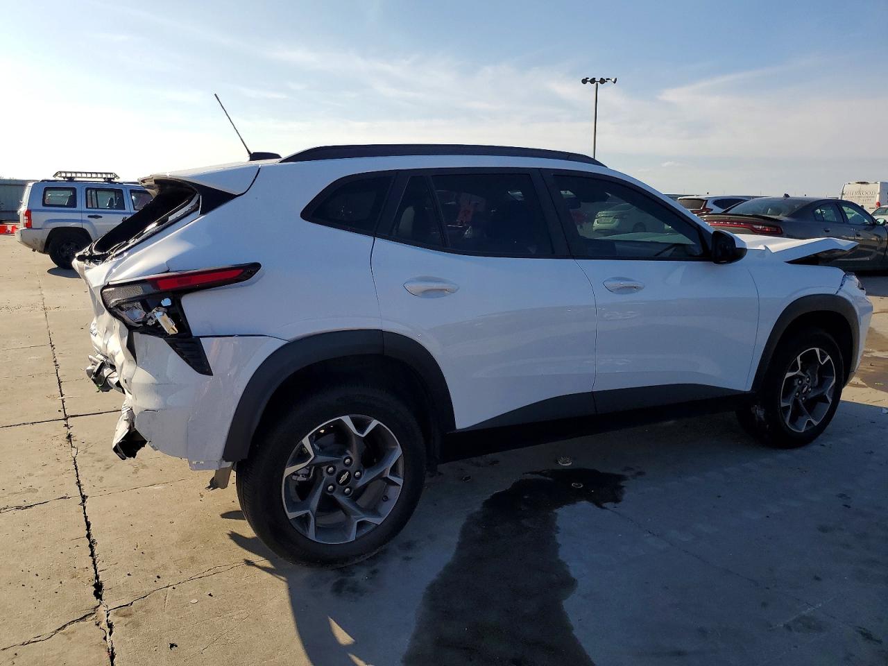 2025 CHEVROLET TRAX 1LT photo 3