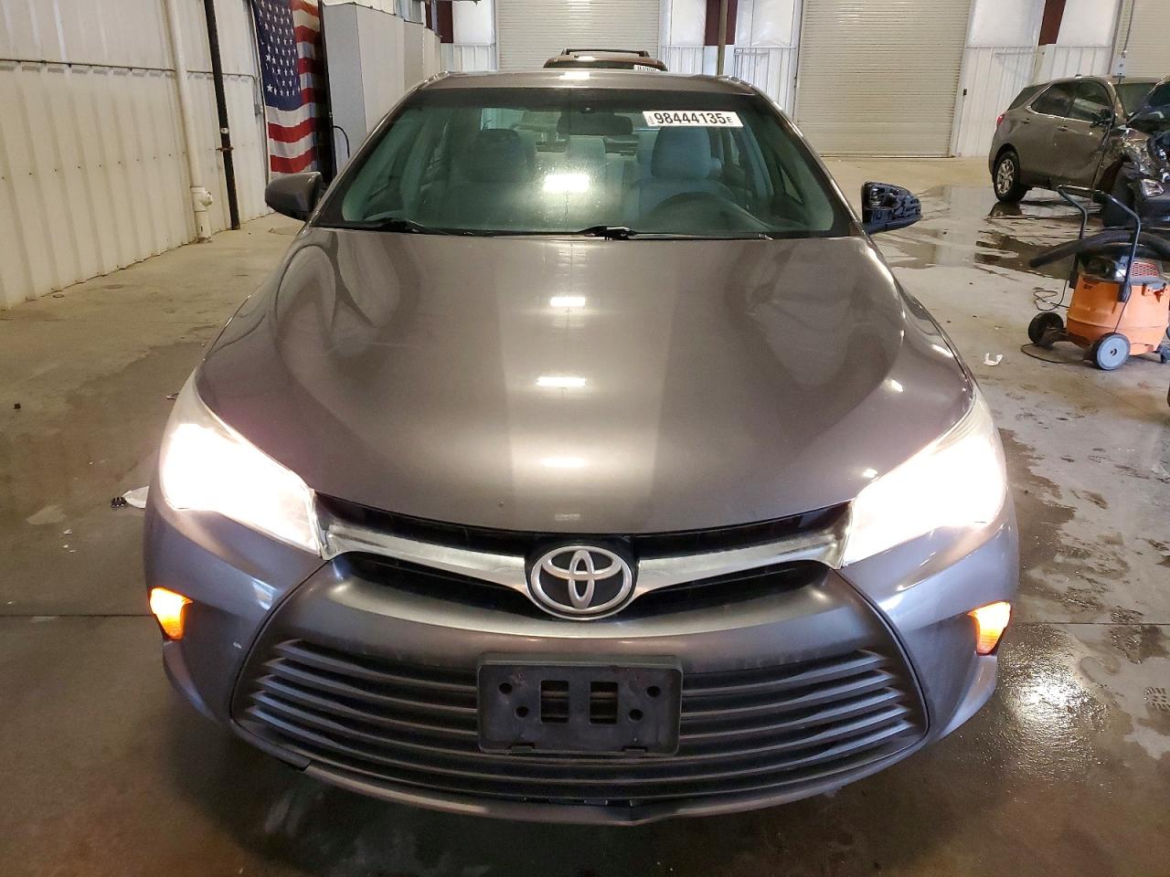 2016 TOYOTA CAMRY LE photo 9
