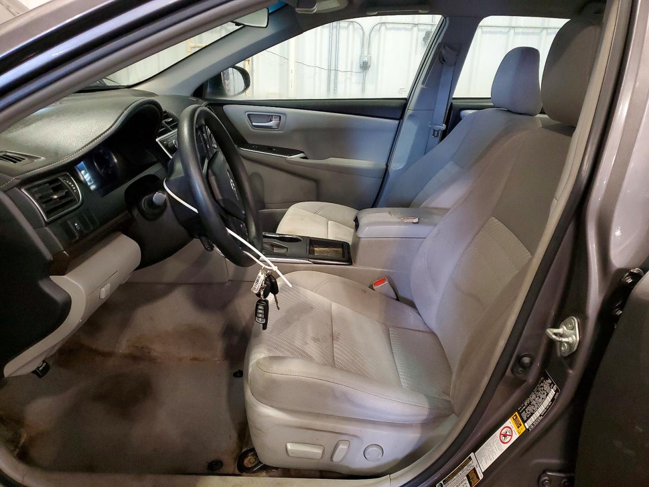 2016 TOYOTA CAMRY LE photo 13