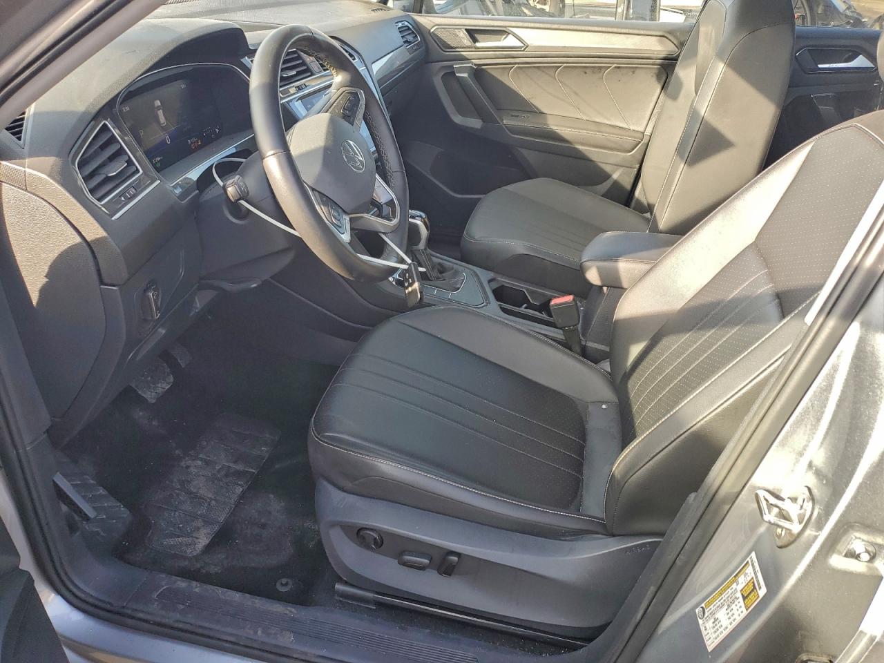 2024 VOLKSWAGEN TIGUAN SE photo 7