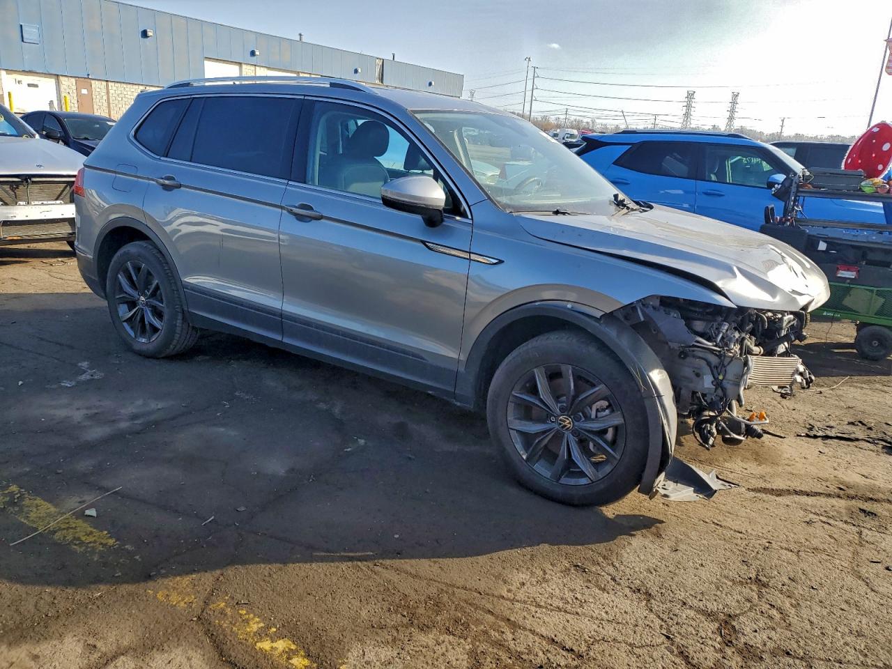 2024 VOLKSWAGEN TIGUAN SE photo 4