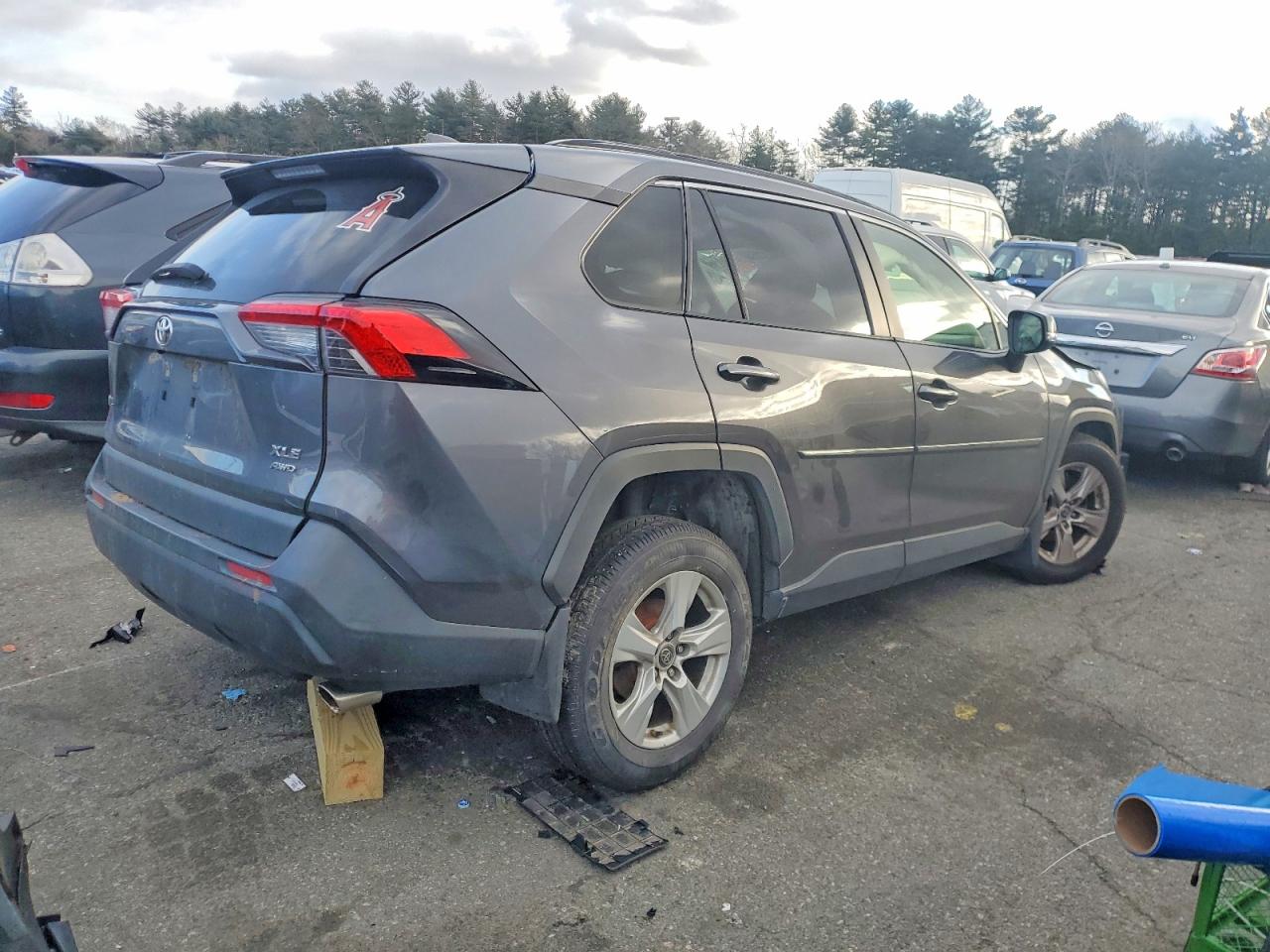 2019 TOYOTA RAV4 XLE photo 7