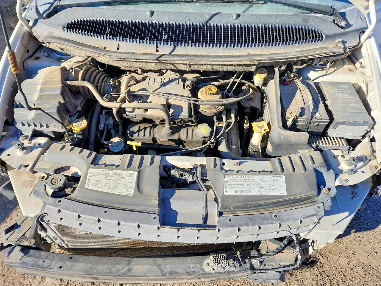 2001 CHRYSLER TOWN & COUNTRY LX photo 12
