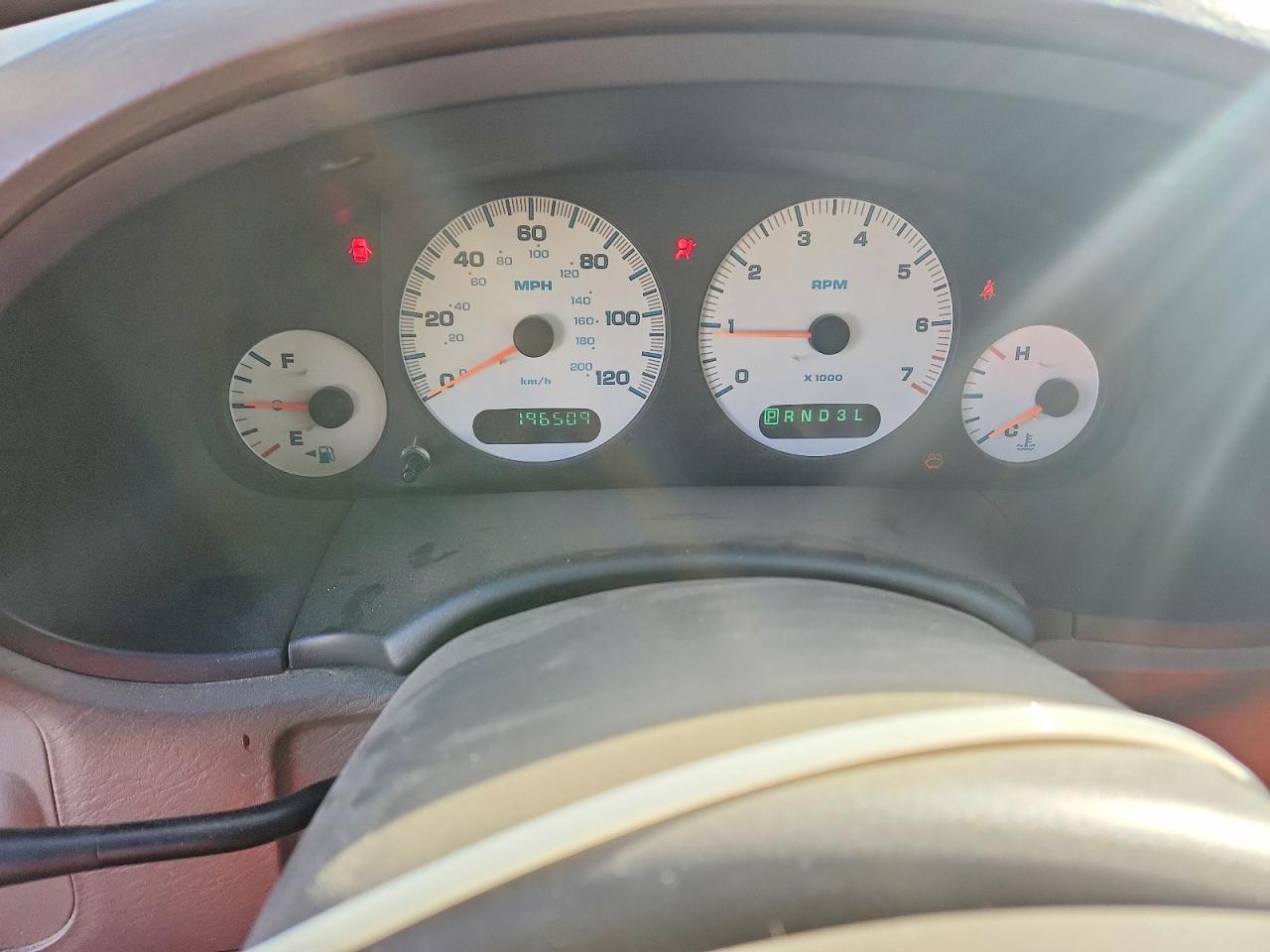 2001 CHRYSLER TOWN & COUNTRY LX photo 9
