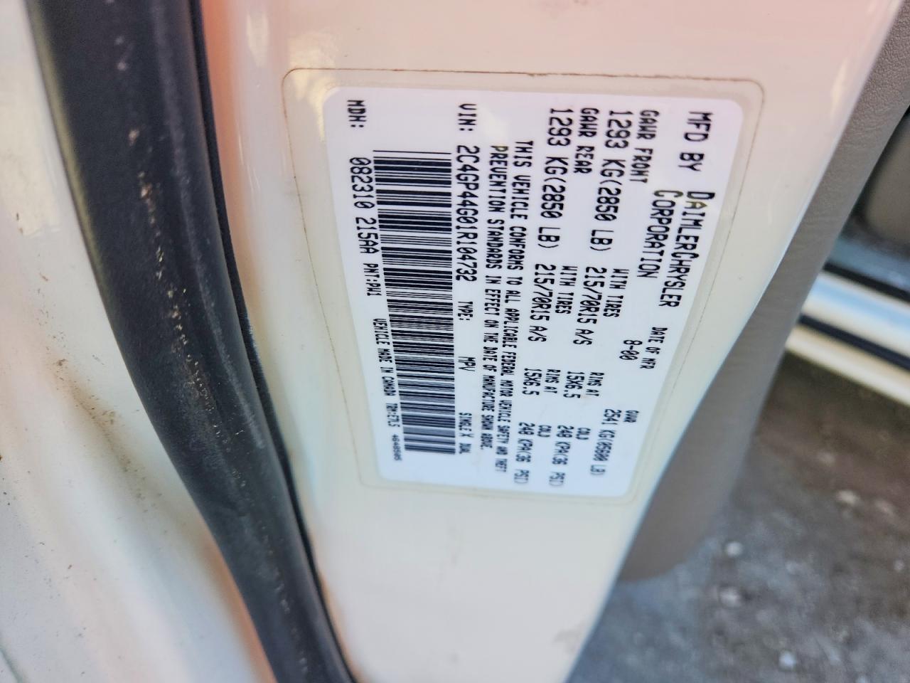 2001 CHRYSLER TOWN & COUNTRY LX photo 14