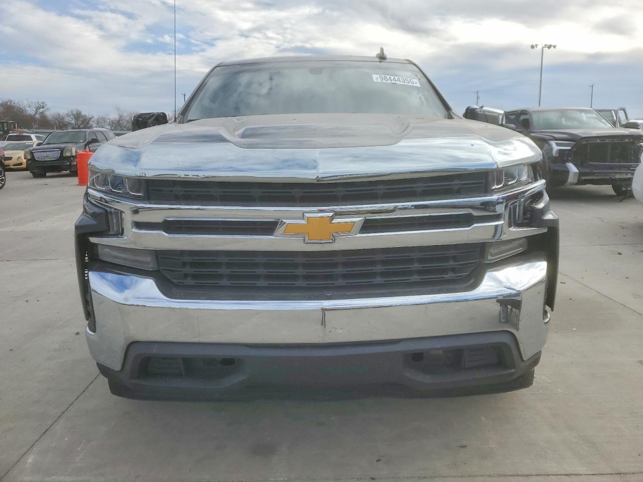 2020 CHEVROLET SILVERADO C1500 LT photo 5