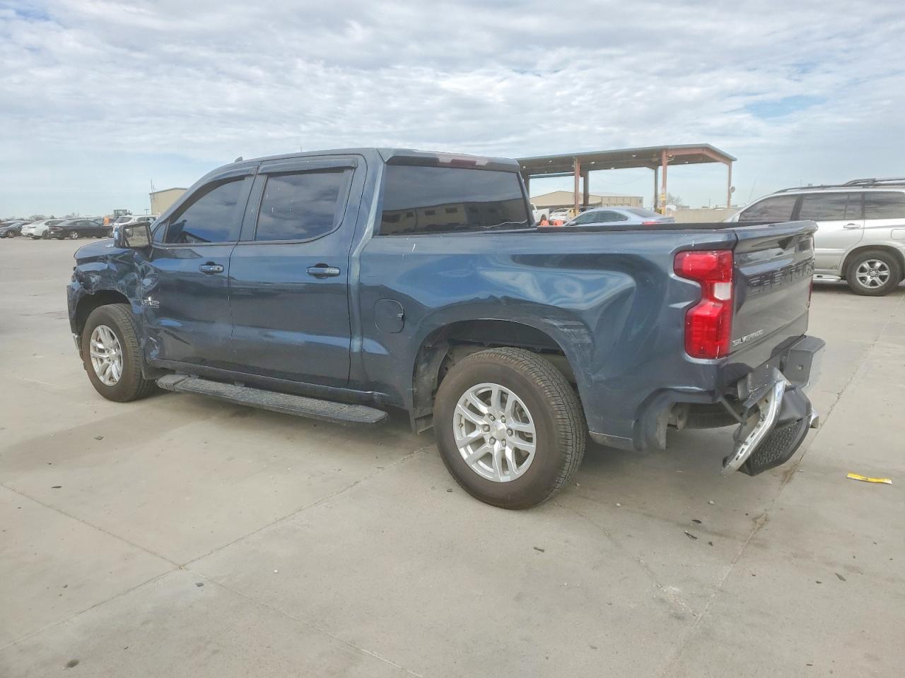2020 CHEVROLET SILVERADO C1500 LT photo 2