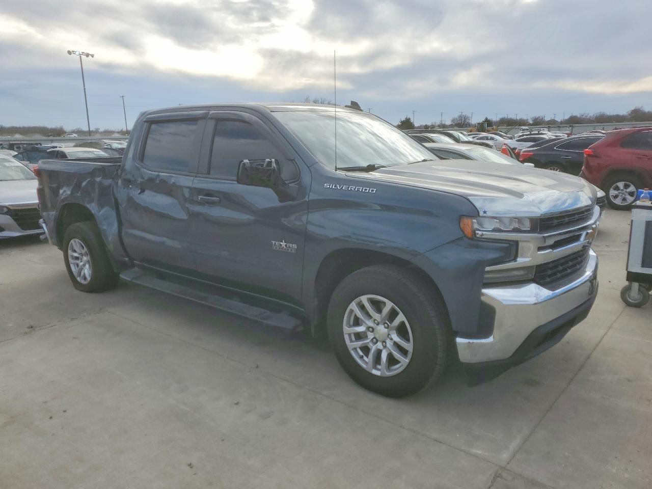2020 CHEVROLET SILVERADO C1500 LT photo 4