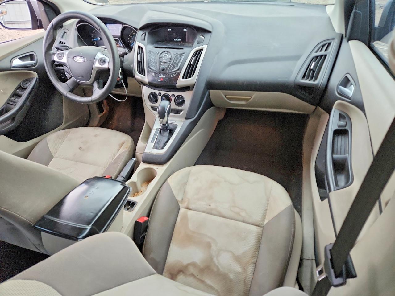 2014 FORD FOCUS SE photo 8