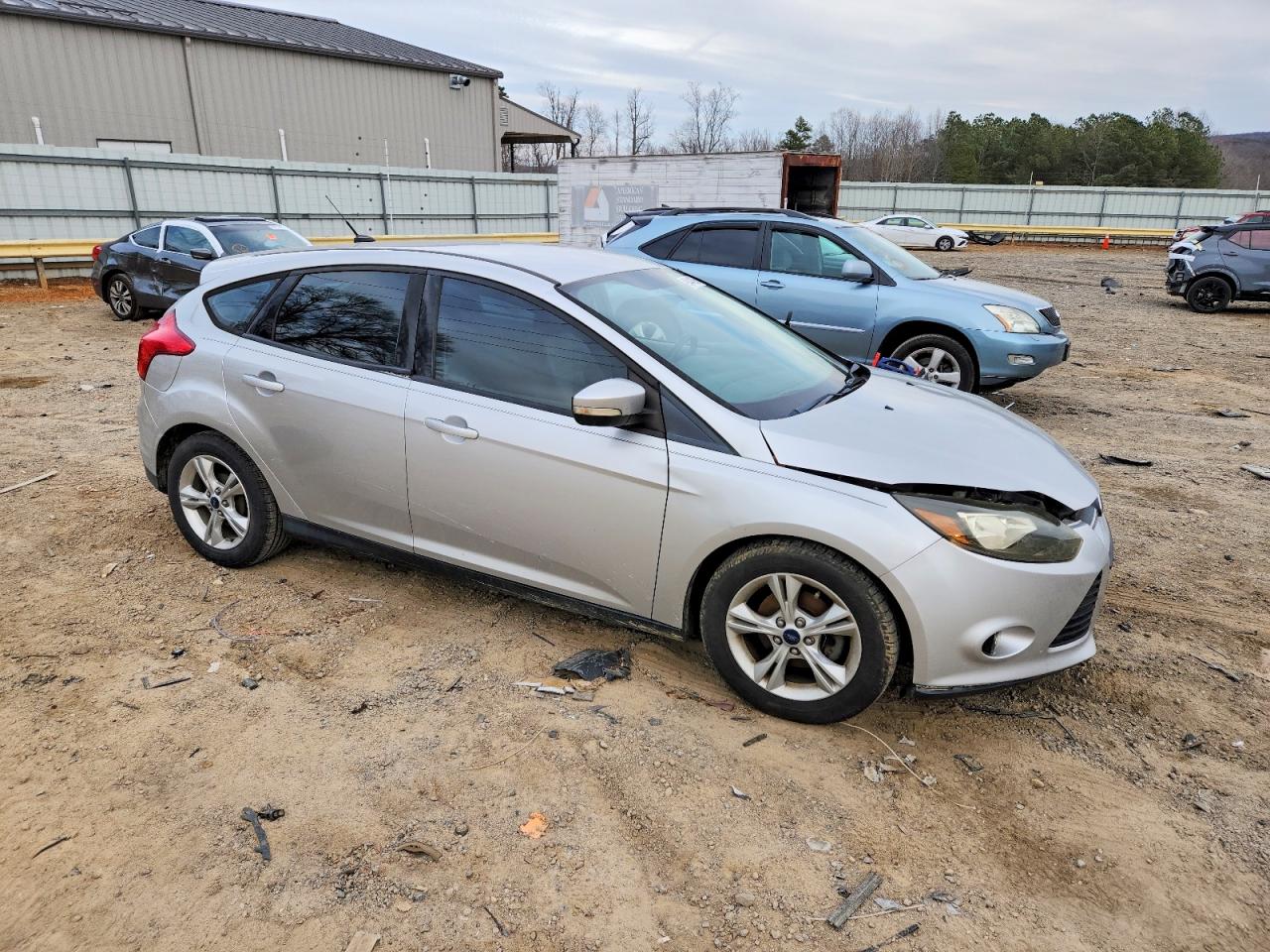 2014 FORD FOCUS SE photo 4