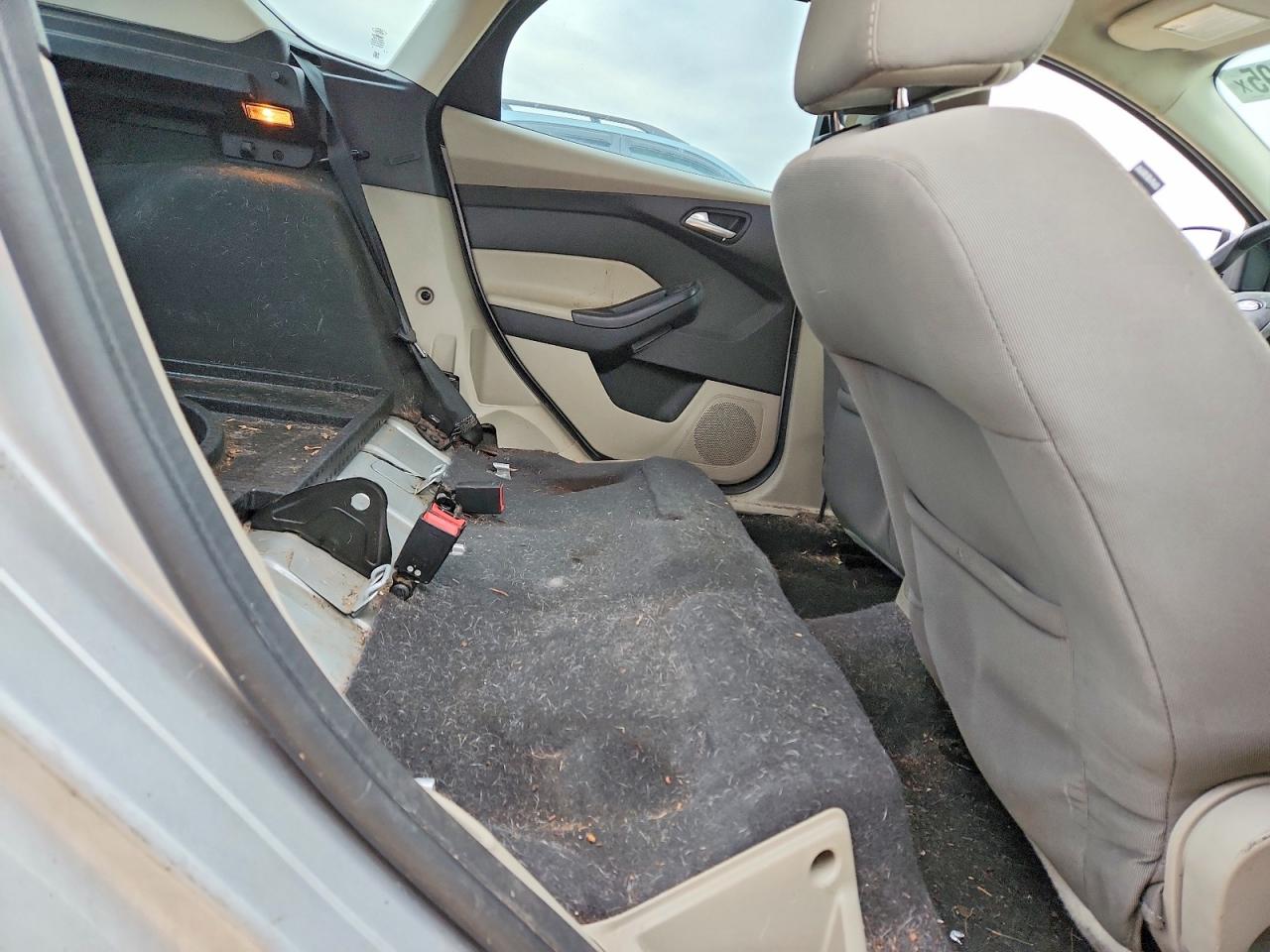 2014 FORD FOCUS SE photo 11