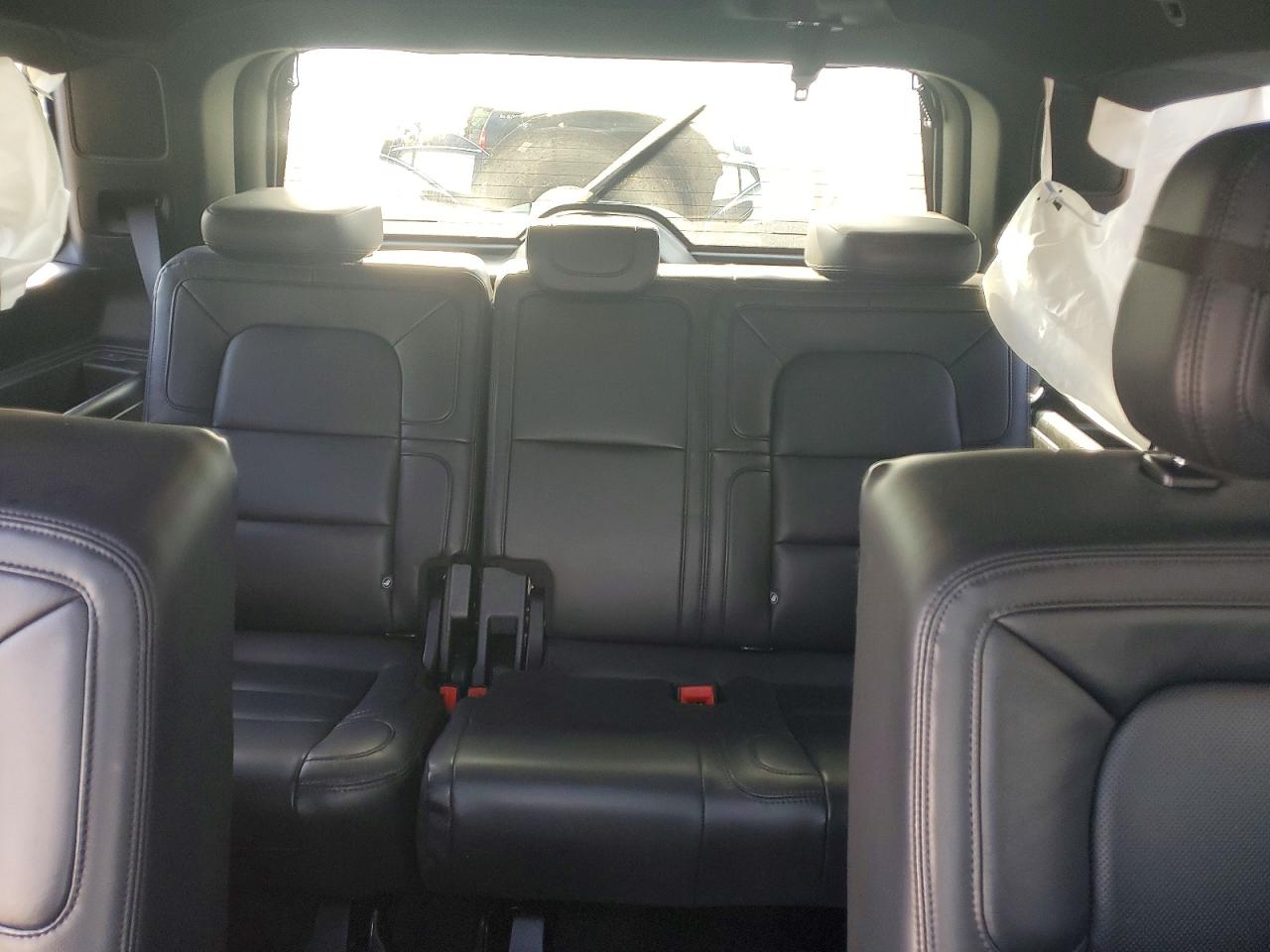 2020 LINCOLN NAVIGATOR RESERVE photo 10
