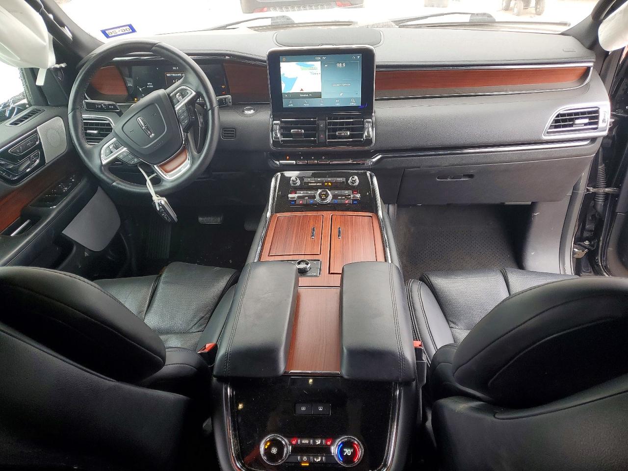 2020 LINCOLN NAVIGATOR RESERVE photo 8