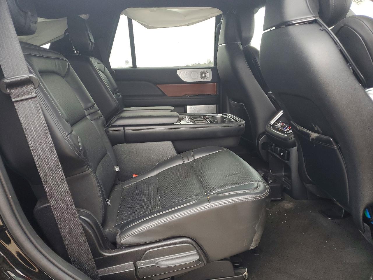 2020 LINCOLN NAVIGATOR RESERVE photo 11
